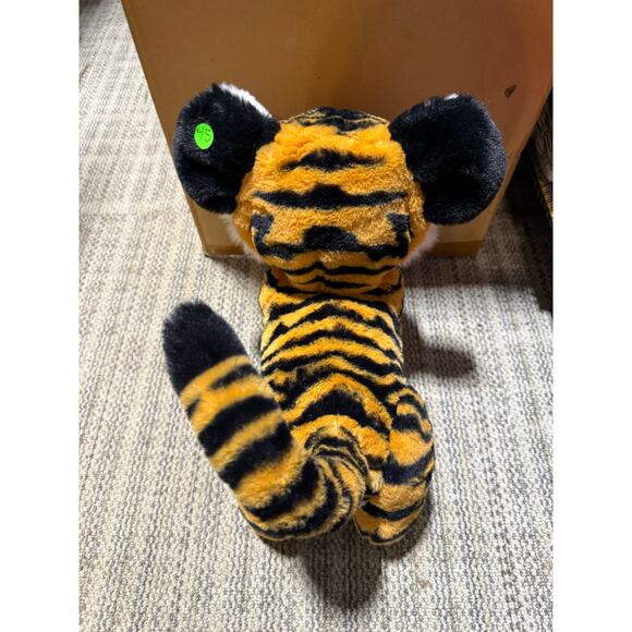 Hasbro Furreal RoarinTyler Tiger Animatronic Plush - Picture 5 of 7